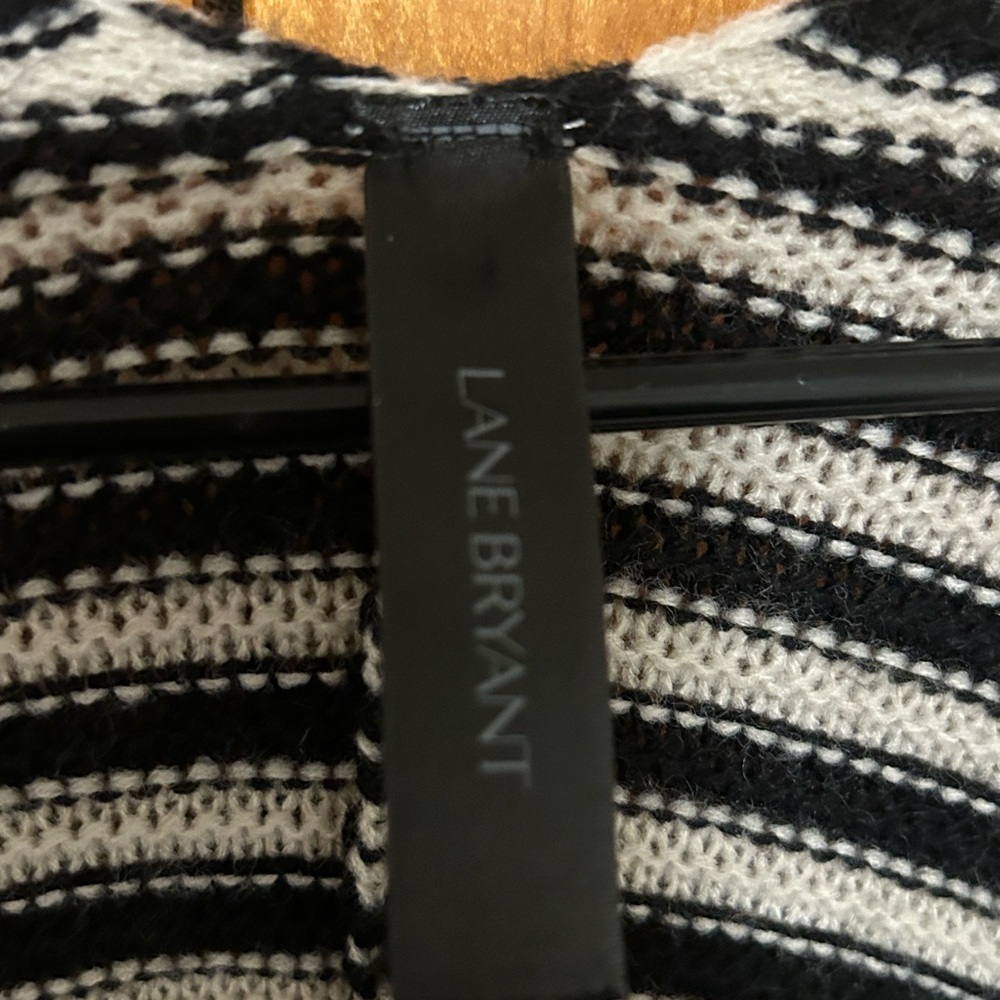Lane Bryant Black and White Striped Knit Poncho - Picture 4 of 6